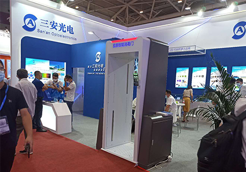三安光電、藍盾機電 - 攜手打造智能測溫殺菌消毒門，為復工復產(chǎn)構建安全、高效的流通環(huán)境